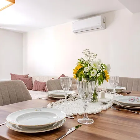 Cozy Taksim Family Flat Lägenhet